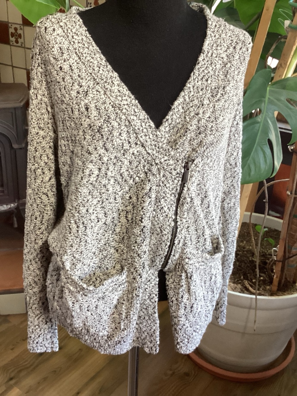 Banana Republic Speckled Gray V-Neck Zip Cardigan